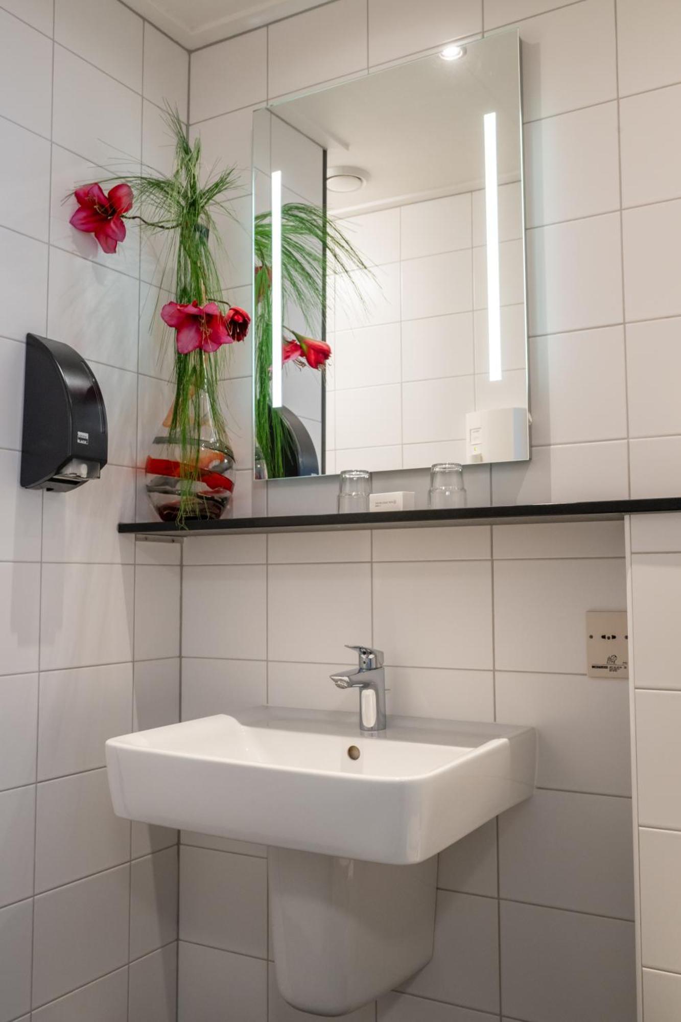 Hotel Restaurant Het Witte Huis Olterterp ภายนอก รูปภาพ